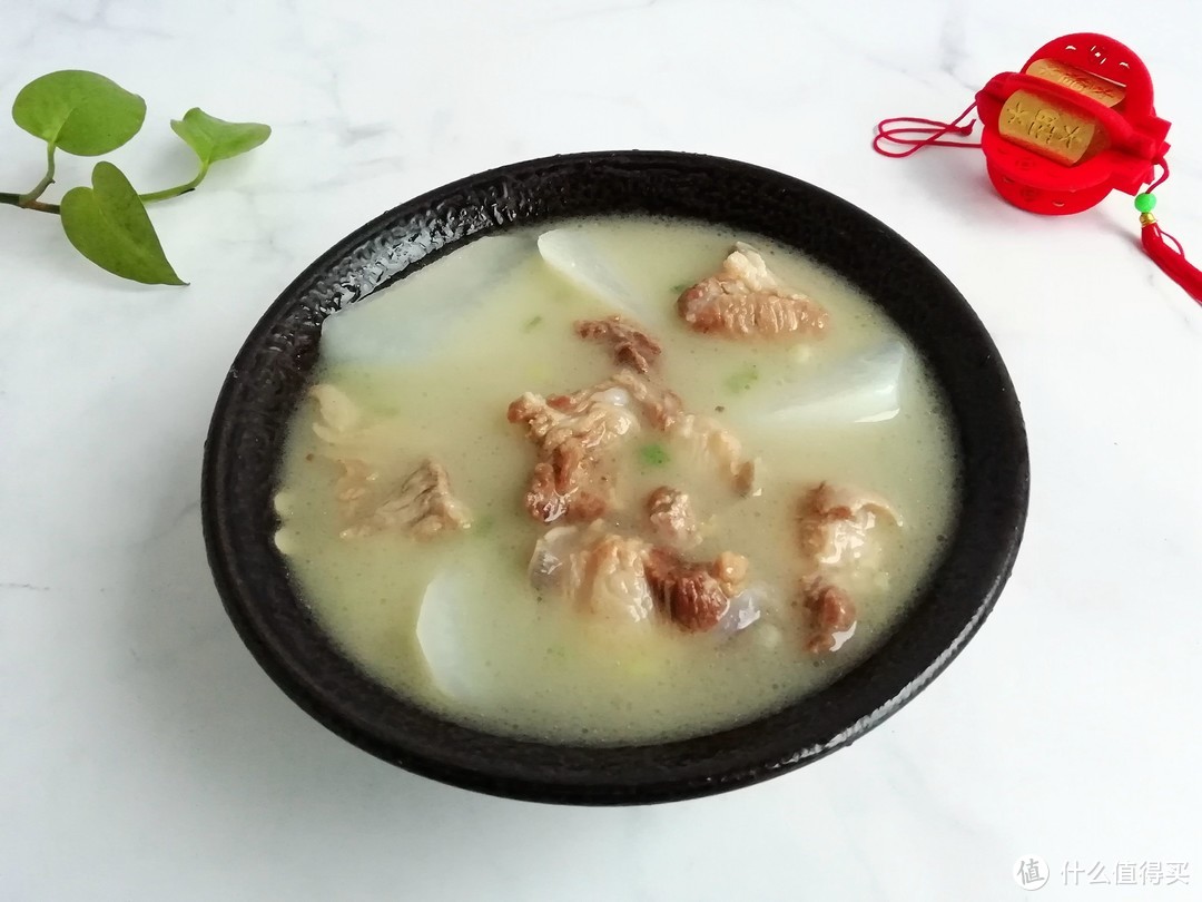 炖羊肉汤时,记住这关键两步,保准羊肉汤奶白鲜香,无膻味