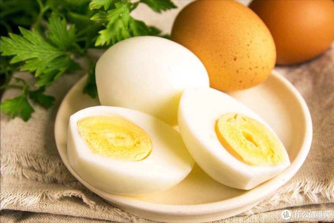 煮鸡蛋几分钟最合适?记住这个时间,保证鸡蛋又嫩又滑,还好剥壳